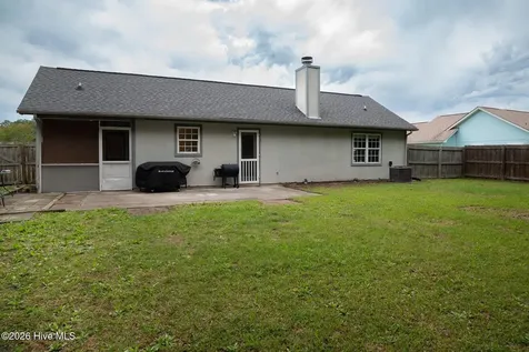 123 Daphne Drive Hubert NC 28539