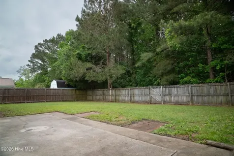 123 Daphne Drive Hubert NC 28539
