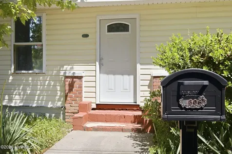 306 Bank Street Elizabeth City NC 27909