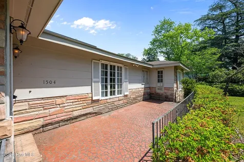 1504 Lucerne Way New Bern NC 28560