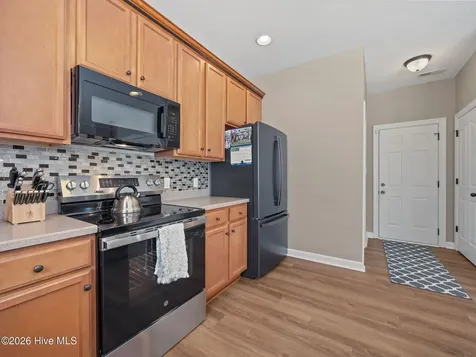 301 Savannah Drive Jacksonville NC 28540