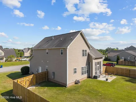 301 Savannah Drive Jacksonville NC 28540