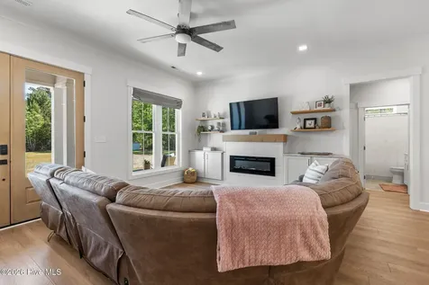 1042 Mable Drive Calabash NC 28467