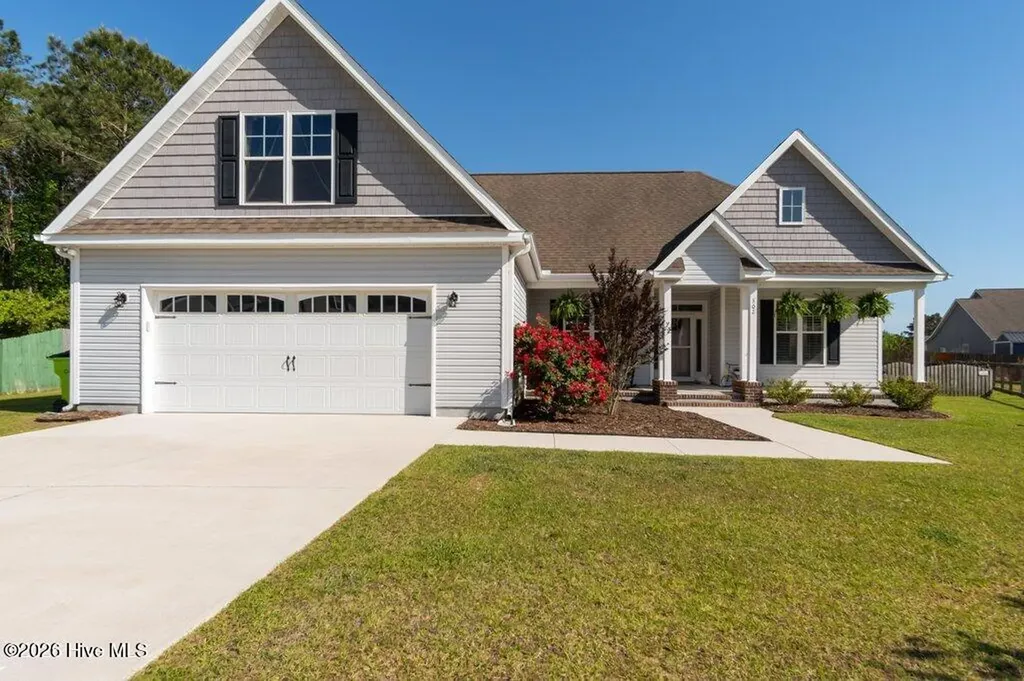 302 Big Pine Court Hubert NC 28539