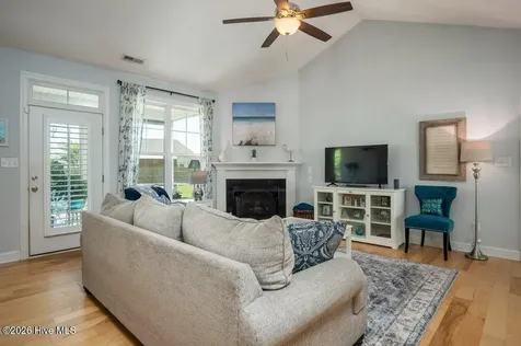 302 Big Pine Court Hubert NC 28539