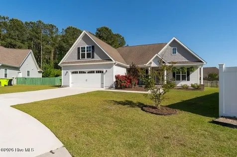 302 Big Pine Court Hubert NC 28539