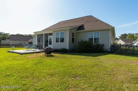 302 Big Pine Court Hubert NC 28539