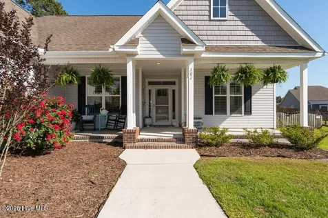 302 Big Pine Court Hubert NC 28539