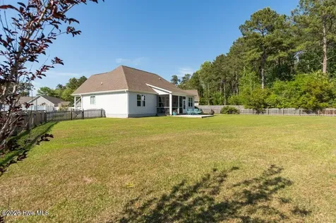 302 Big Pine Court Hubert NC 28539