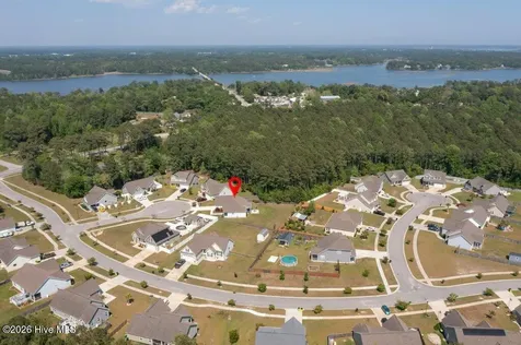 302 Big Pine Court Hubert NC 28539