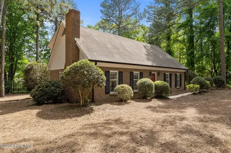 1123 N Fort Bragg Road Southern Pines NC 28387