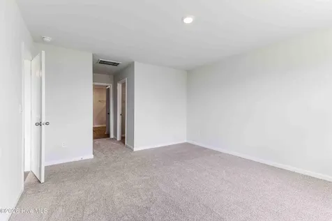 3085 Golden Field Drive SE Bolivia NC 28422