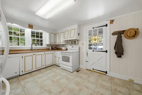 215 W Queen Street Edenton NC 27932