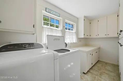 215 W Queen Street Edenton NC 27932