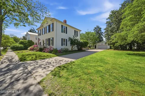 215 W Queen Street Edenton NC 27932
