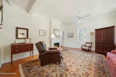 215 W Queen Street Edenton NC 27932