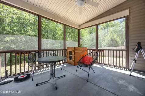 64 Cromwell Circle Cameron NC 28326