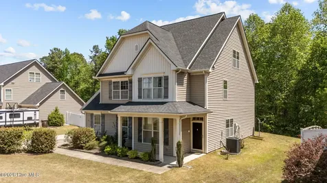 64 Cromwell Circle Cameron NC 28326