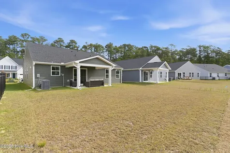 1123 Middle Crest Drive NE Bolivia NC 28422