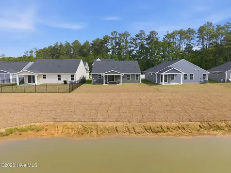 1123 Middle Crest Drive NE Bolivia NC 28422