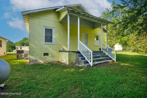 307 E Irwin Street Pinetops NC 27864