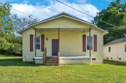 307 E Irwin Street Pinetops NC 27864