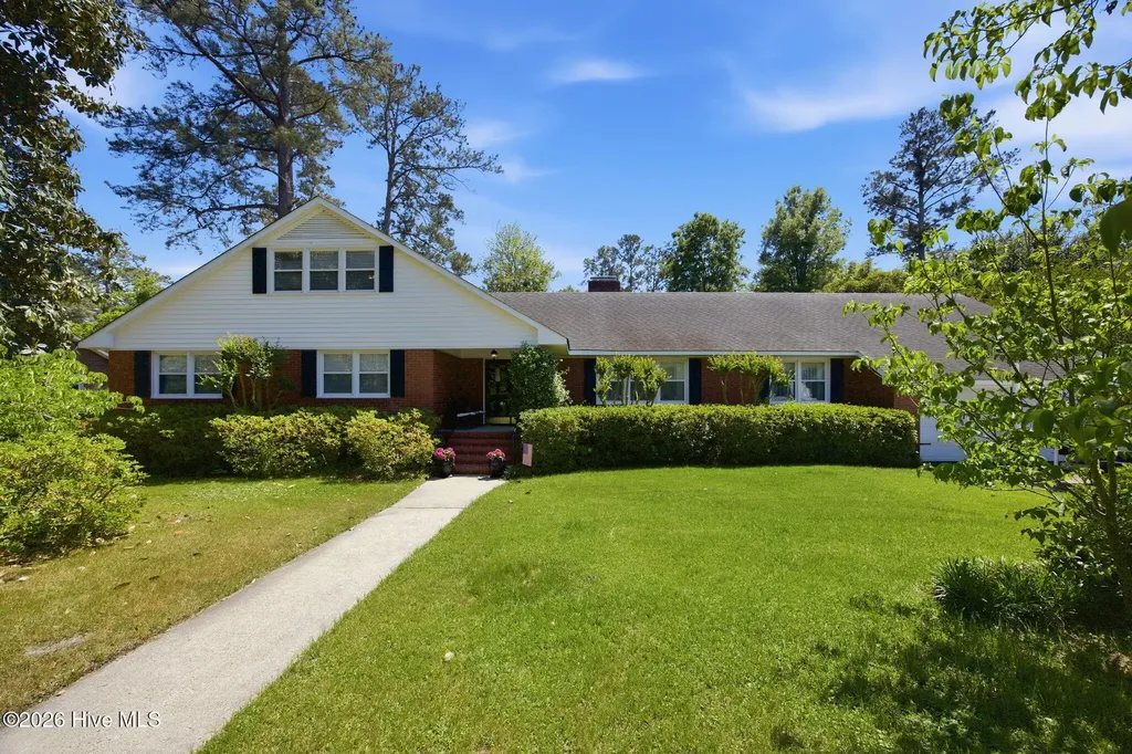1904 York Street Kinston NC 28504
