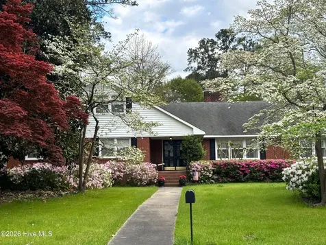 1904 York Street Kinston NC 28504