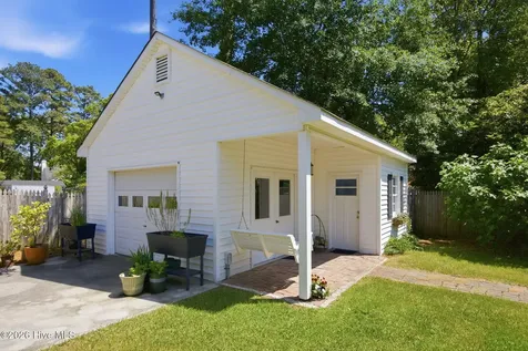 1904 York Street Kinston NC 28504