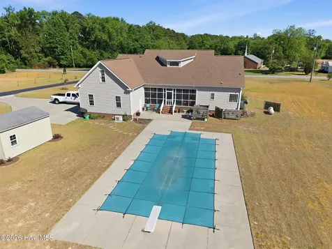 3306 Falling Creek Road Kinston NC 28504