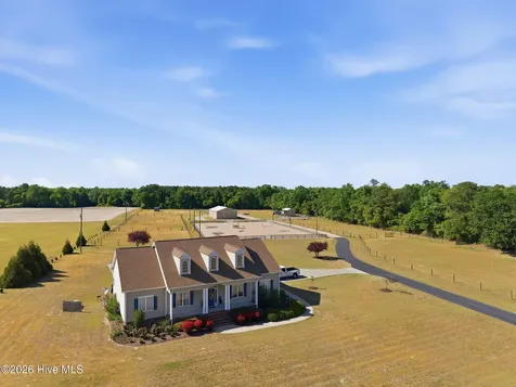 3306 Falling Creek Road Kinston NC 28504