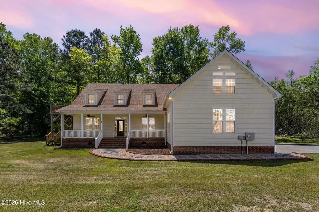 905 Charleston Place Sneads Ferry NC 28460