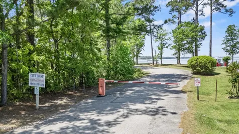 905 Charleston Place Sneads Ferry NC 28460