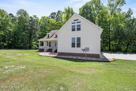 905 Charleston Place Sneads Ferry NC 28460