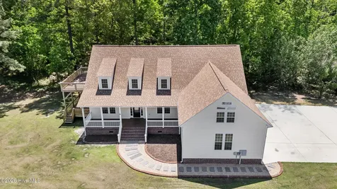 905 Charleston Place Sneads Ferry NC 28460