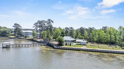 905 Charleston Place Sneads Ferry NC 28460