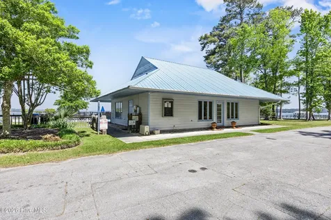 905 Charleston Place Sneads Ferry NC 28460