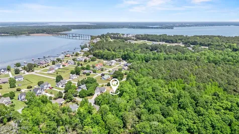 905 Charleston Place Sneads Ferry NC 28460