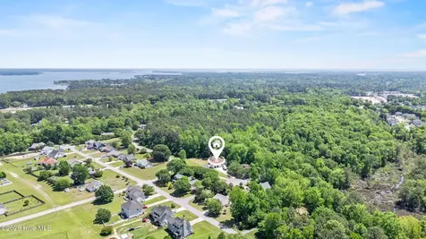 905 Charleston Place Sneads Ferry NC 28460