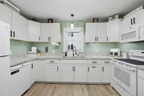 1119 W Colonial Avenue Elizabeth City NC 27909