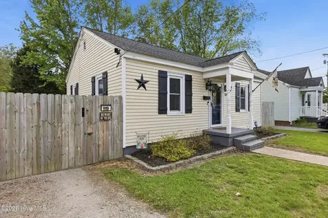 1119 W Colonial Avenue Elizabeth City NC 27909