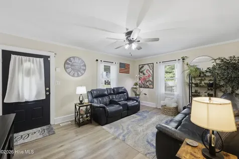 1119 W Colonial Avenue Elizabeth City NC 27909