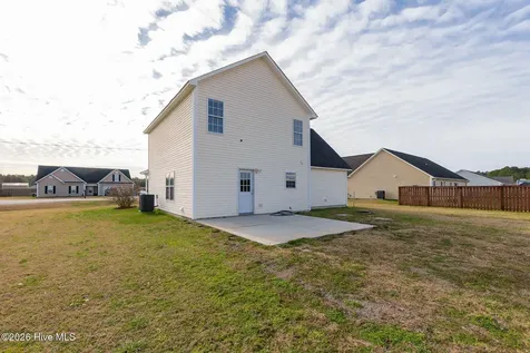 131 Cherry Grove Drive Richlands NC 28574