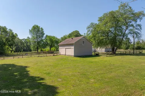 389 Beulaville Highway Richlands NC 28574