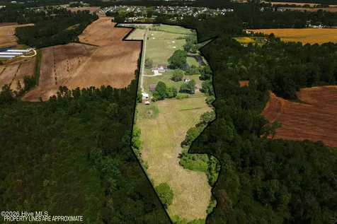 389 Beulaville Highway Richlands NC 28574