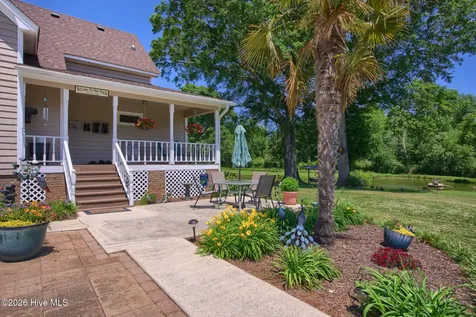 389 Beulaville Highway Richlands NC 28574