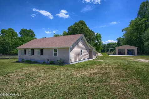 389 Beulaville Highway Richlands NC 28574