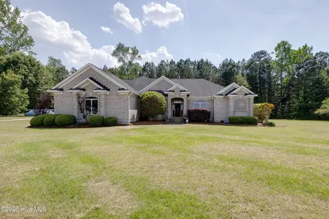 3286 J C Galloway Road Grimesland NC 27837