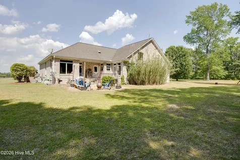 3286 J C Galloway Road Grimesland NC 27837