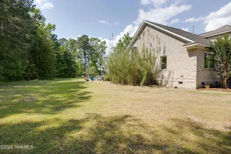 3286 J C Galloway Road Grimesland NC 27837